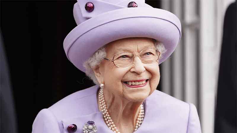 UAE leaders pay respects to Queen Elizabeth II